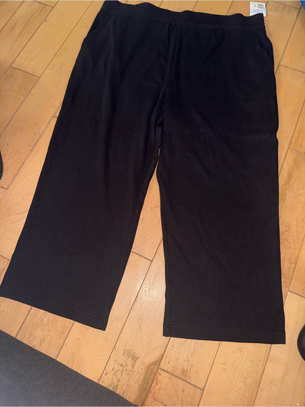 Women’s Maternity 2x Black Pull-On Wide Leg capris